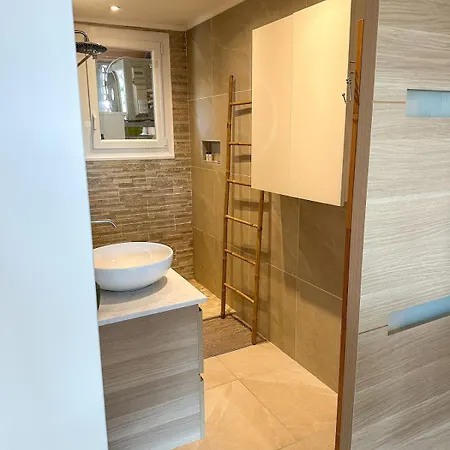Apartment Le Point D'ancrage Alma, Bright And Comfortable 2-bedroom